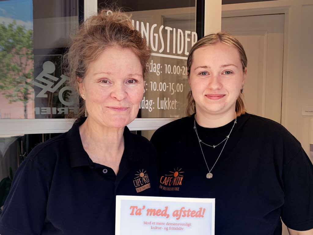 Leder Joan Hvirring og ansat Christina Meyer cafe Kox Brønderslev Demensugen 24