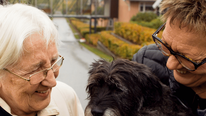 Illustration til konceptet "Nattevagt i pyjamas".